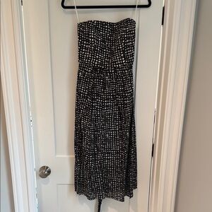 Elegant Black and White Strapless Dress